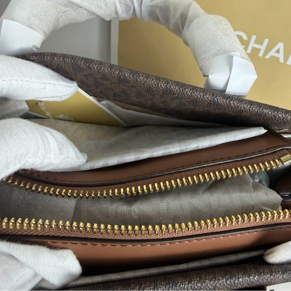 NWT Michael Kors Small Signature Logo Messenger - Picture 7 of 12